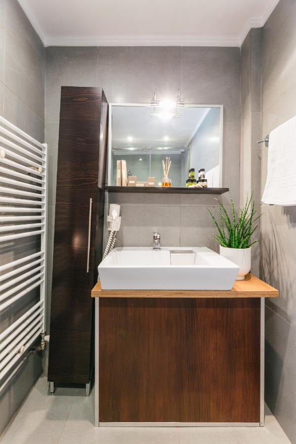 Ladadika Design, Philian And Apartament